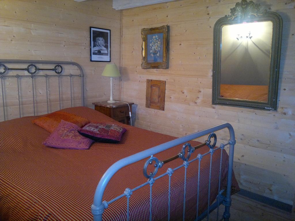 La Rolandiere Faverges-de-la-Tour Room photo